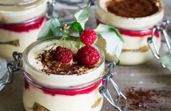 Pyszny deser składający się tylko z 4 składników, które na pewno masz w domu