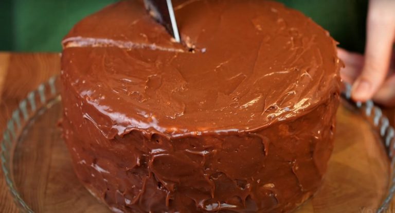 Ciasto „Bajka”: przepis z dzieciństwa, który zachwyca prostotą i smakiem