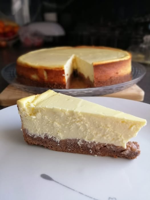 Sernik z wiaderka na kruchym spodzie