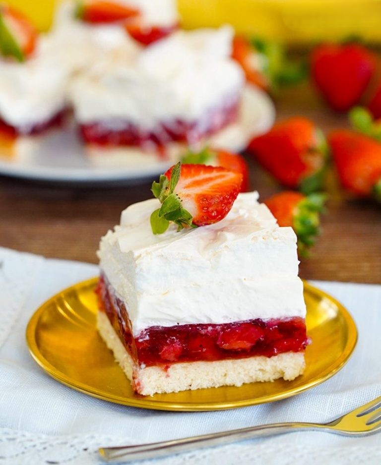 Ciasto z truskawkami i bezą