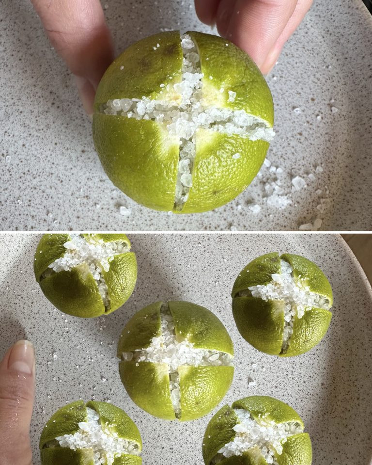 Pokrój cytrynę na cztery części, posyp solą i umieść na środku pokoju