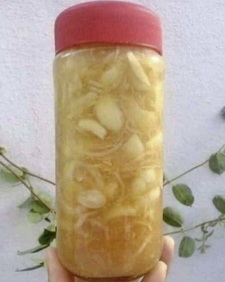 Starty imbir, cebula, czosnek, sok z cytryny i miód! Wystarczy łyżeczka dziennie, a zobaczysz efekty.