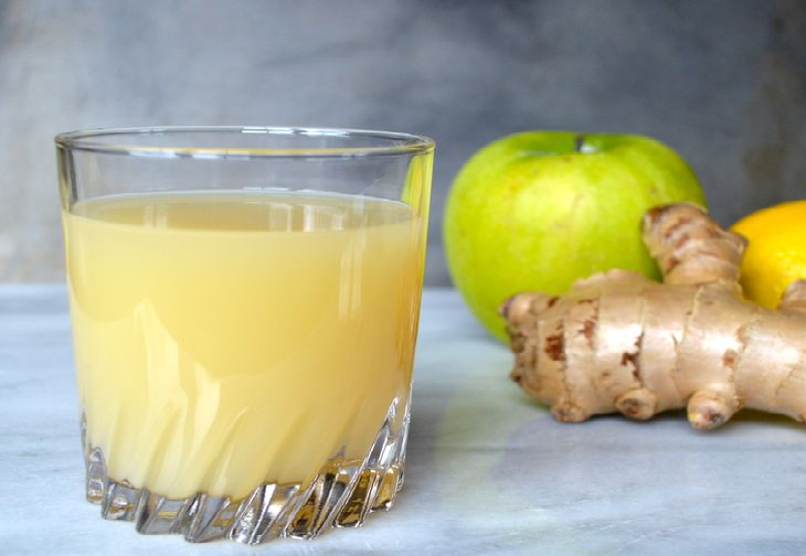 Sok oczyszczający jelita z toksyn i mas kałowych: pozwala schudnąć 4 kilogramy w ciągu 7 dni